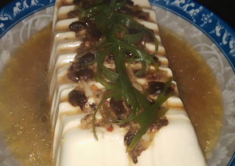 Langkah Mudah untuk Menyiapkan Kukus tofu (tahu sutra) yang Menggugah Selera