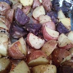 Momma's roasted baby potatoes A picture of Momma's roasted baby potatoes.