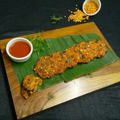 A picture of Chana Dal vada.