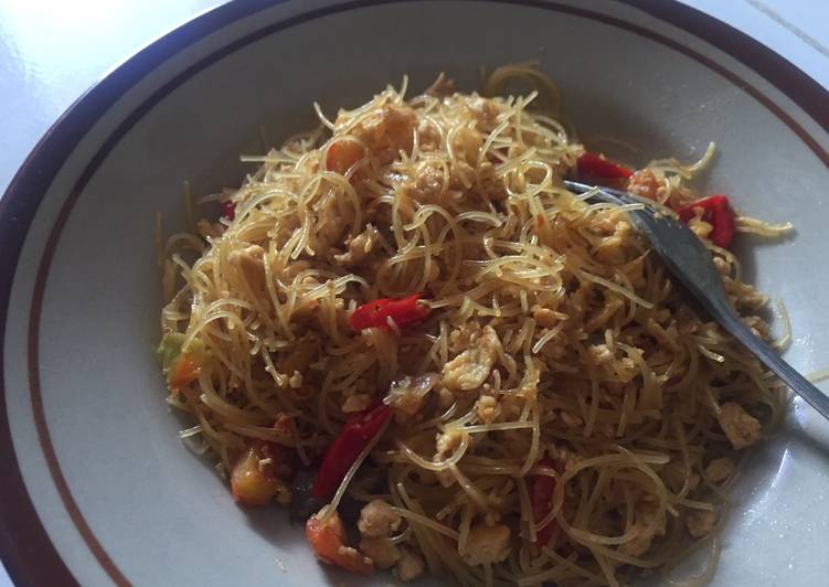 Resep Bihun goreng pedas gurih Lezat