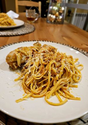 Una foto de Tallarines rojos con pollo 😉