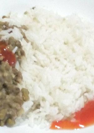 A picture of Rice and ndengu.