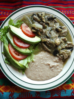 Una foto de Bistec en salsa verde con champiñones