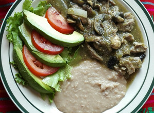 Una foto de Bistec en salsa verde con champiñones