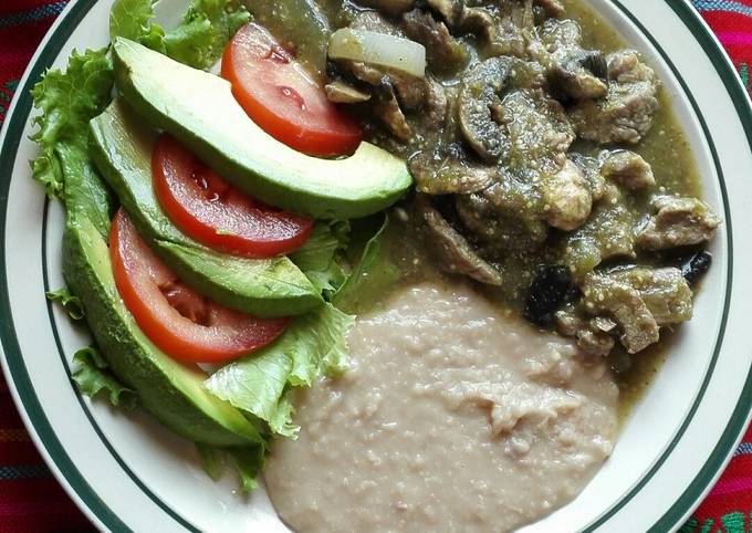 Bistec en salsa verde con champiñones Receta de Hanna Hurtado ⭐- Cookpad