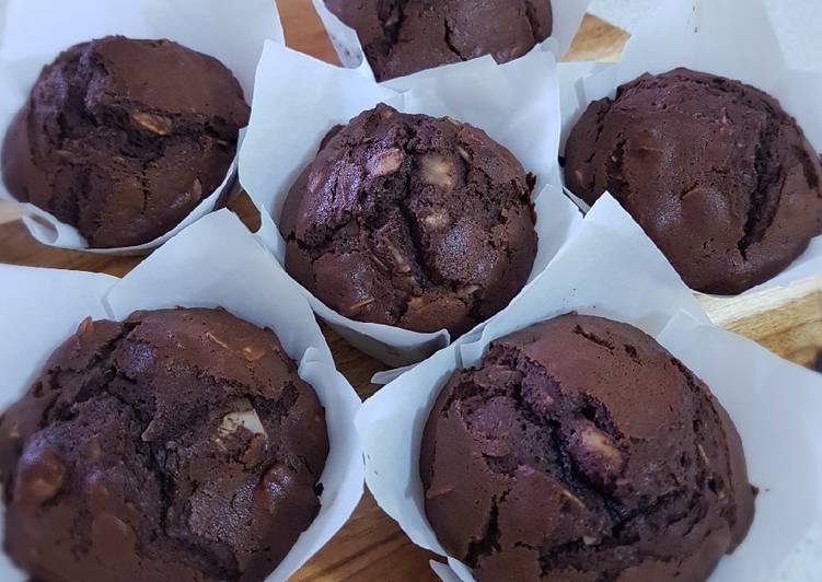 Step-by-Step Guide to Make Super Quick Homemade Alomond chocolate muffin