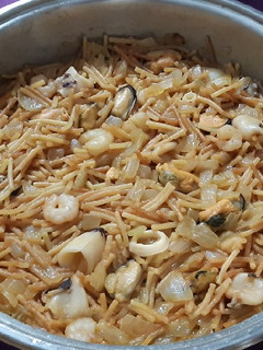 Una foto de Fideos con marisco
