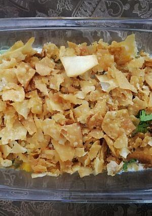 A picture of Dahi channa chat.