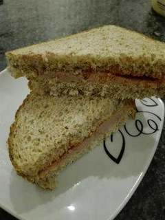 Una foto de Cena mi sándwich favorito y fácil de paté