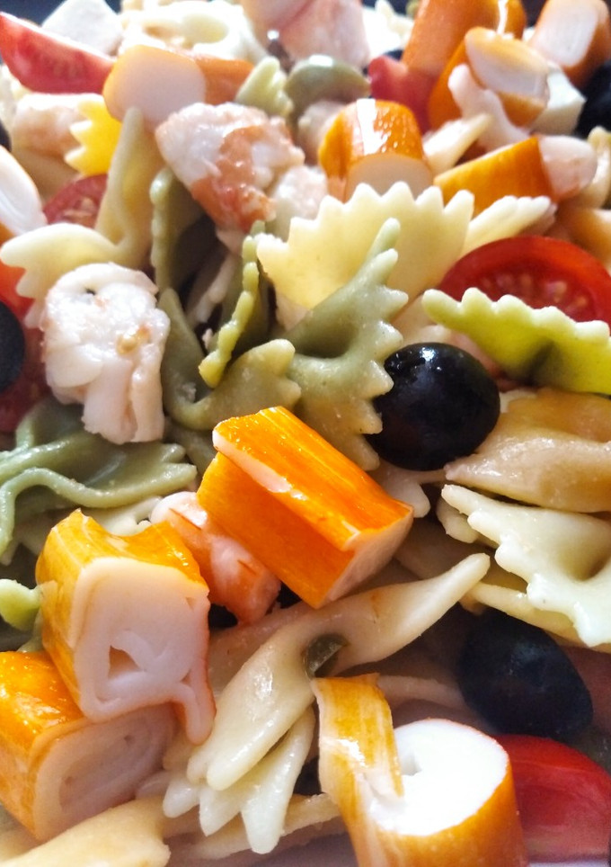 Una foto de Ensalada de pasta con langostinos