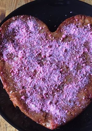 Une photo de Gâteau aux poires et pralines roses