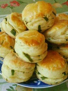 #medvehagyma Medvehagymás pogácsa recept fotója