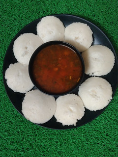 ઇડલી સંભાર (Idli Sambhar Recipe In Gujarati) રેસીપી મુખ્ય ફોટો