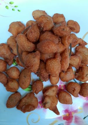A picture of Khasta gulgula.