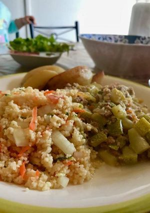 Una foto de Cuscus y guiso de zapallo italiano