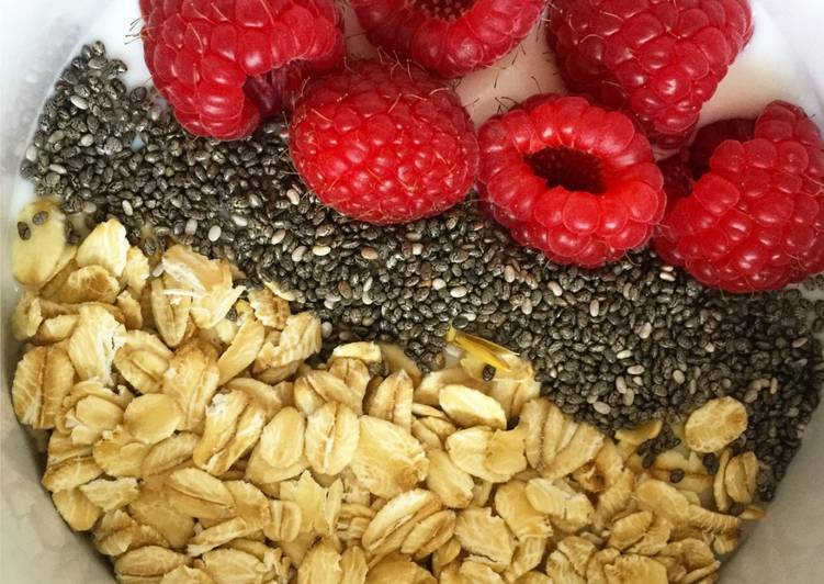 Yogur, cereales y fruta
