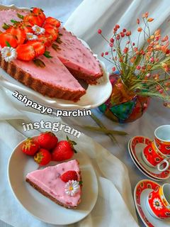 عکسی از دستور چیزکیک توت فرنگی با بیسکوییت 🌸
