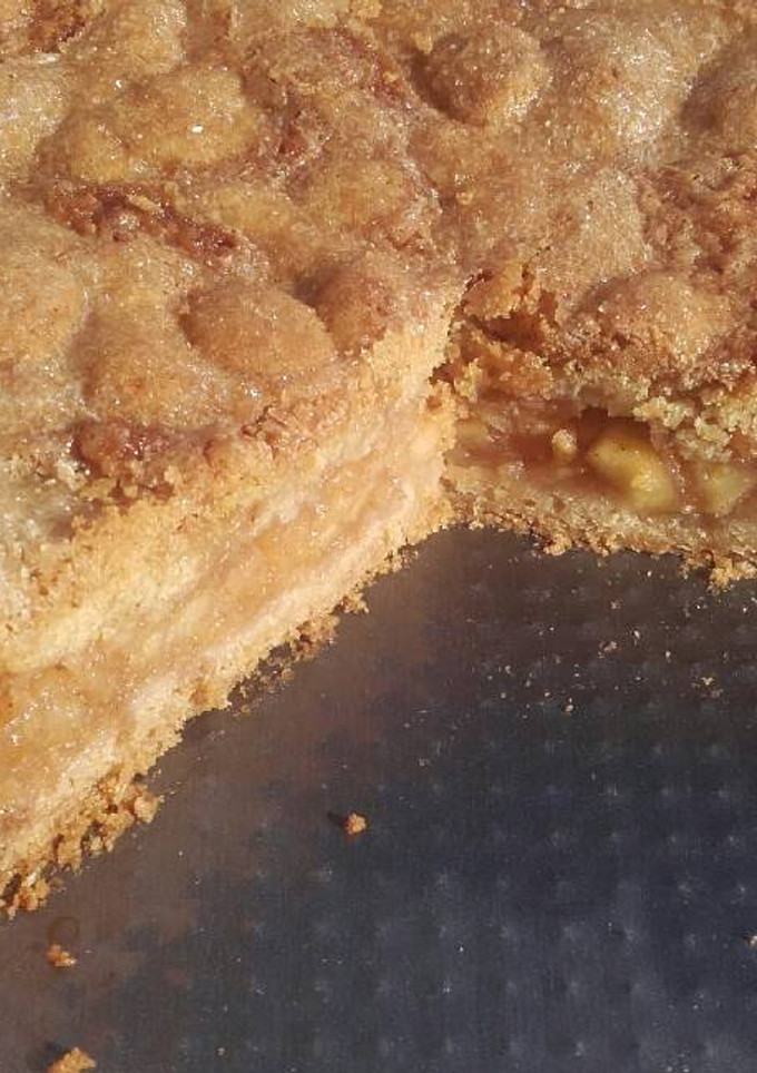 Una foto de Tarta de manzana cubierta o alemana