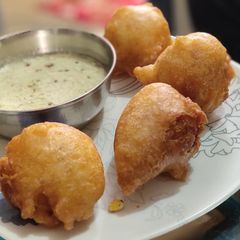 A picture of Mysore bonda.