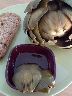 Una foto de Alcachofas naturales, forma muy sencilla de prepararlas