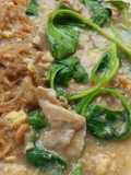 "เส้นหมี่ราดหน้าหมู" Vermicelli with Pork in Gravy Sauce