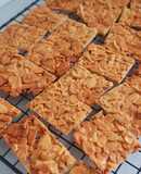 Bánh ngói hạnh nhân (Almond Tuiles)