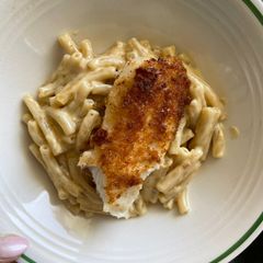 Mac&Cheese Cream Cracker Fish Fillet A picture of Mac&Cheese Cream Cracker Fish Fillet.