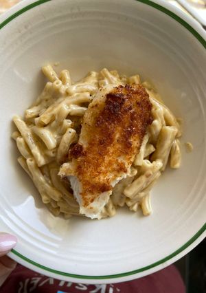 A picture of Mac&Cheese Cream Cracker Fish Fillet.