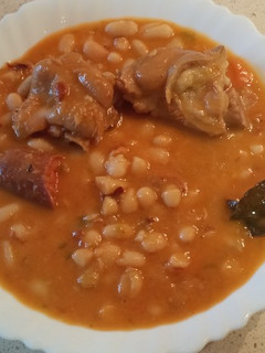 Una foto de Alubias blancas con manitas, sabor Cookpad, en olla express