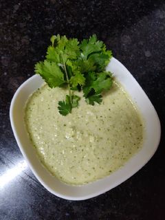નારિયેળ ની ચટણી (Coconut Chutney Recipe In Gujarati) રેસીપી મુખ્ય ફોટો