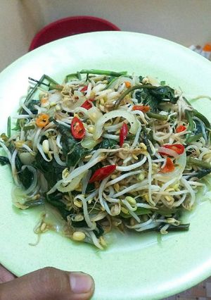 Foto resep Oseng pedes kangkung touge