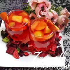 A picture of Rose Peach Lemonade.