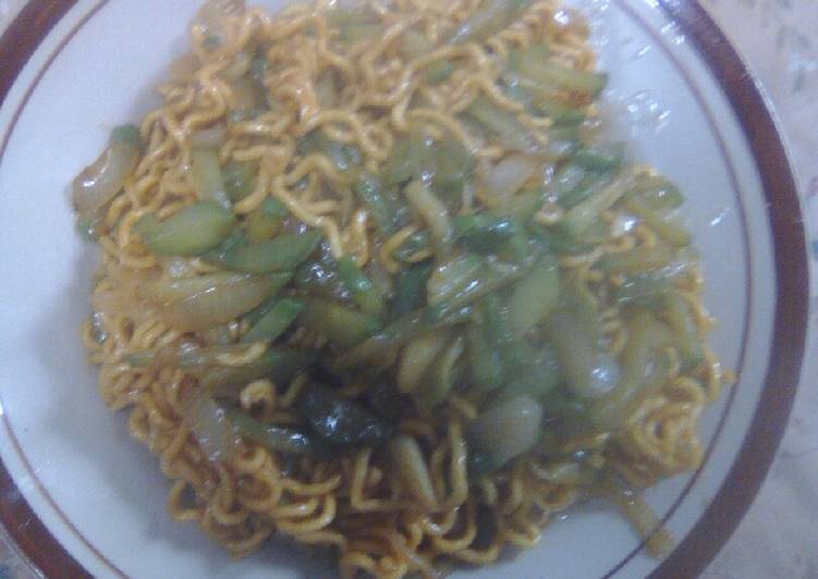 Mie goreng labu siam