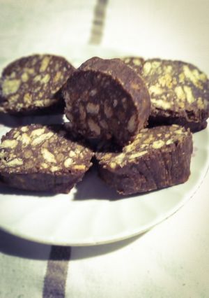 Una foto de Salchichón de chocolate o turrón helado de chocolate
