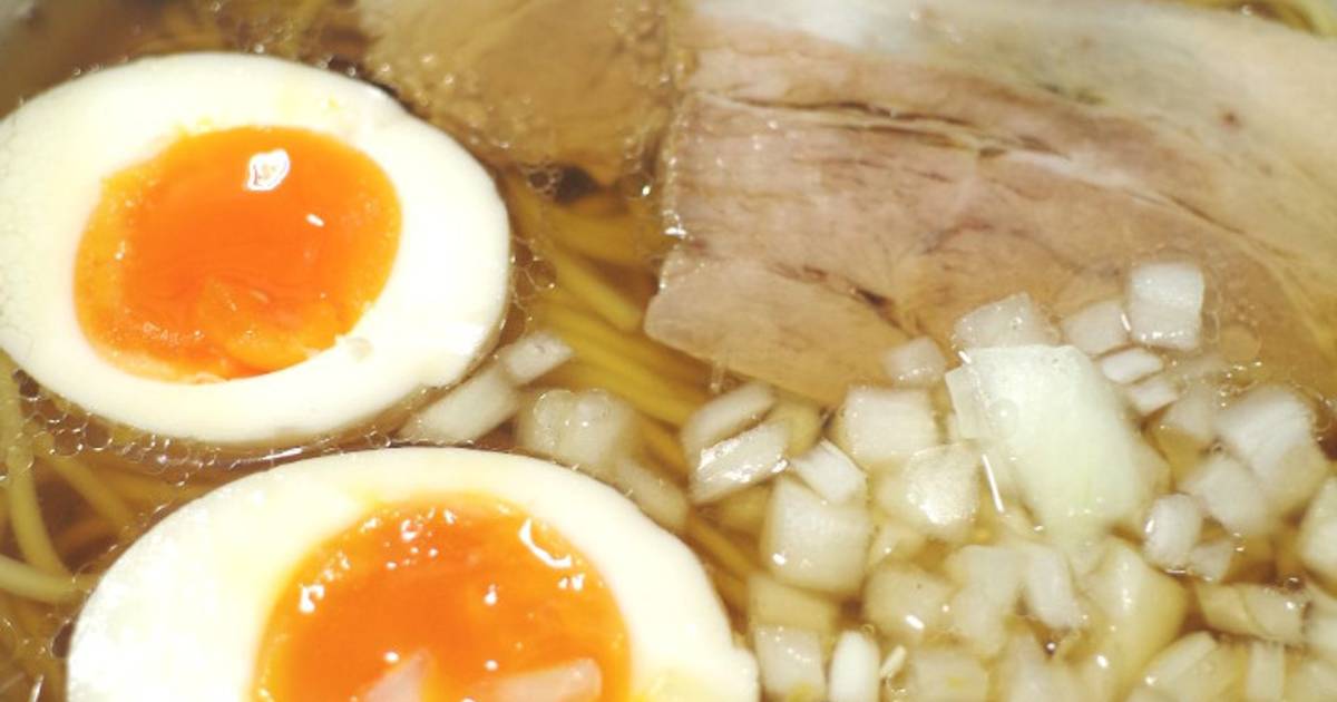 Simple selfmade soup Ramen (What's Ramen made of?) Recipe by
