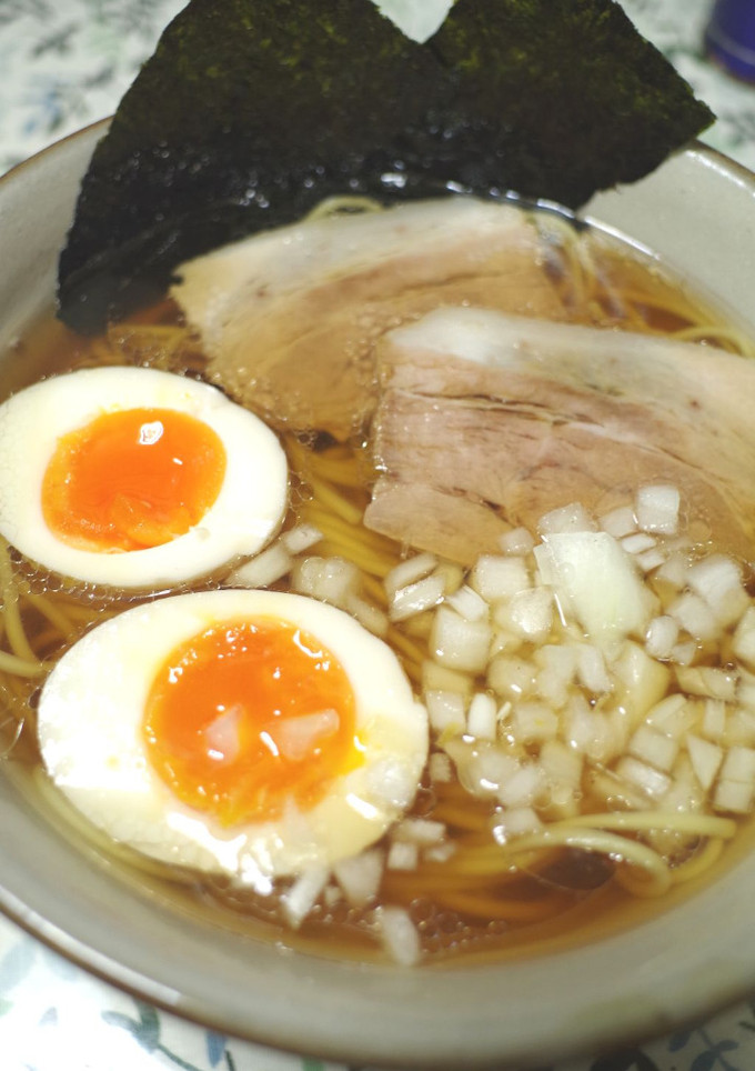 A picture of Simple self-made soup Ramen (What's  Ramen made of?).