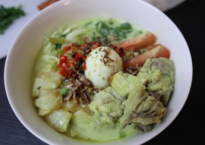 Soto ayam kuah santan