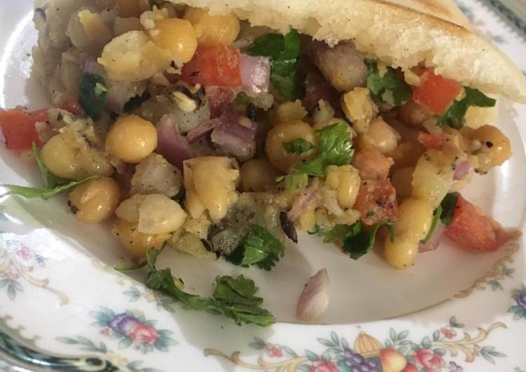 White-Peas Chaat/Stuffed Kulcha