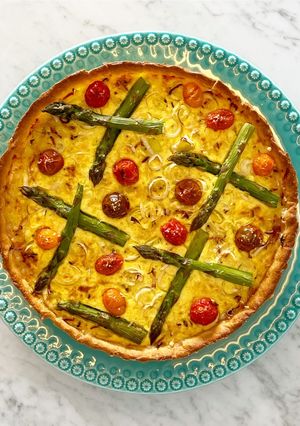 Foto de Quiche de Alho Francês, Espargos Verdes e Tomates Cherry