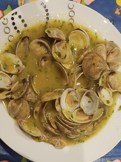 Una foto de Chirlas o almejas en salsa