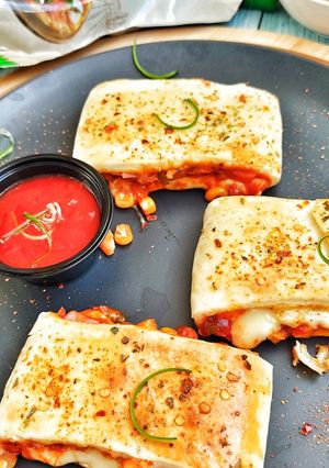 A picture of Chicken cheese Parcels.