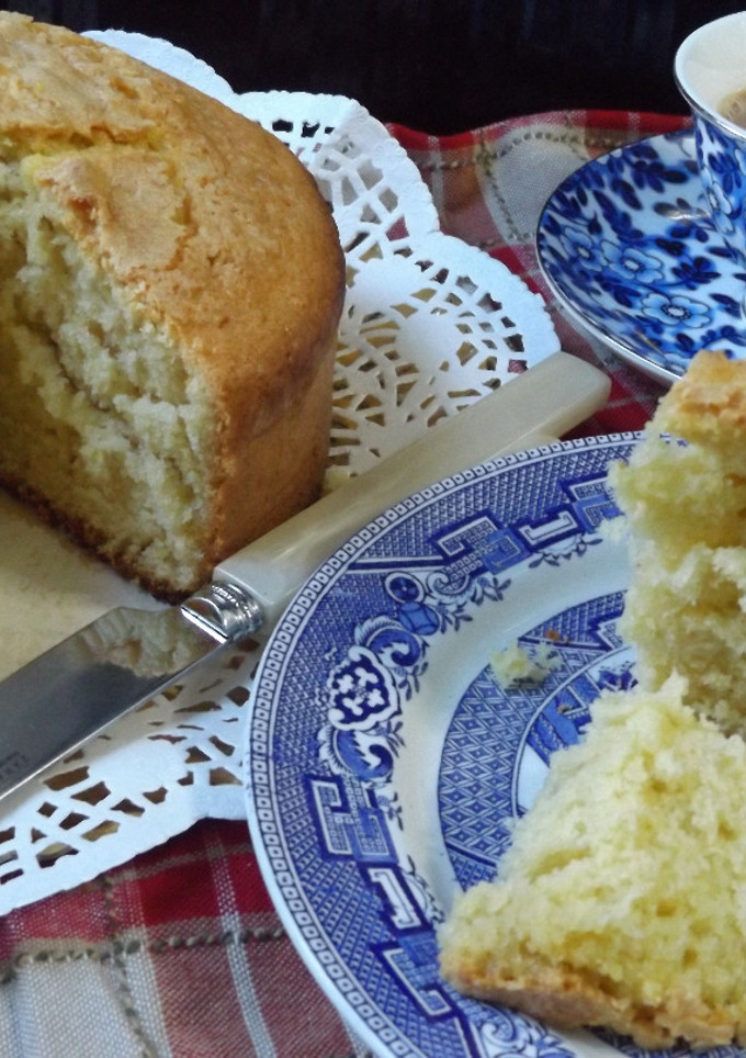 Una foto de Cake Madeira clásico de Mrs Breeton