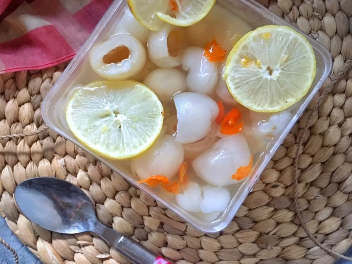 Easy Ways Prepare Recipes Asinan Rambutan Lemon the Can Spoil the Tongue Appealing.