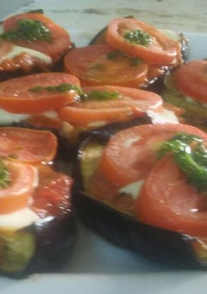 Una foto de Pizza de berenjenas