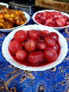 عکسی از دستور ترشی پیاز قرمز