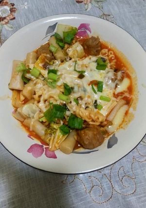 Foto resep Tteokpokki/Rapokki dengan mozzarella