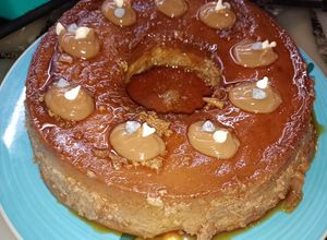Una foto de Flan de leche chocolatada 🍮🍫☕