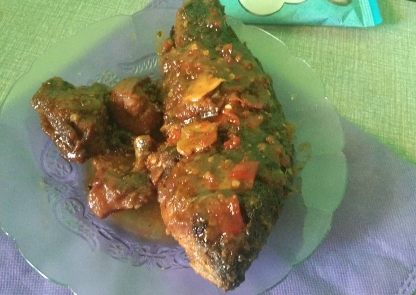 Ayam campur ikan mas balado
