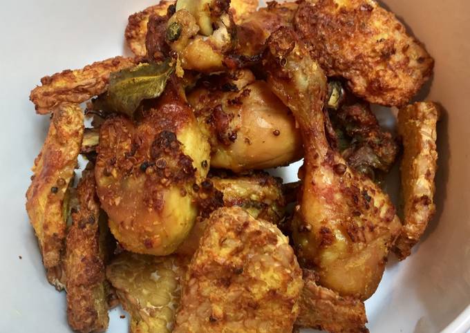 Ayam Goreng Bumbu Ketumbar dengan Tempe Ketumbar