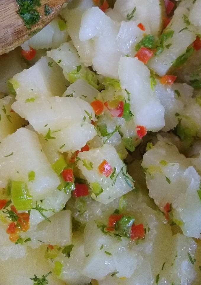Una foto de Ensalada de yuca 🥗
